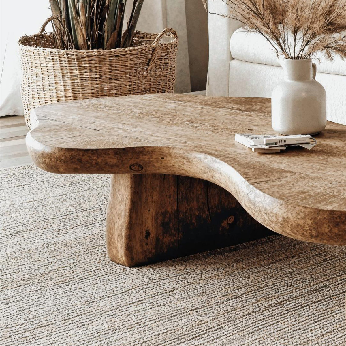 Solid Rooms Coffee Table